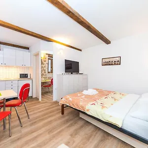 Apartment First Vestibul